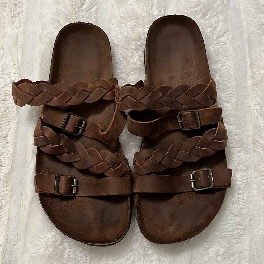 Brown woven buckle sandals
